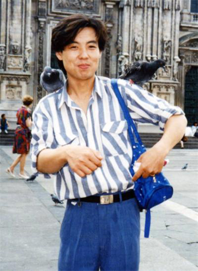 李德全,国家二级演奏员,琴师.河北省音乐家协会理事.